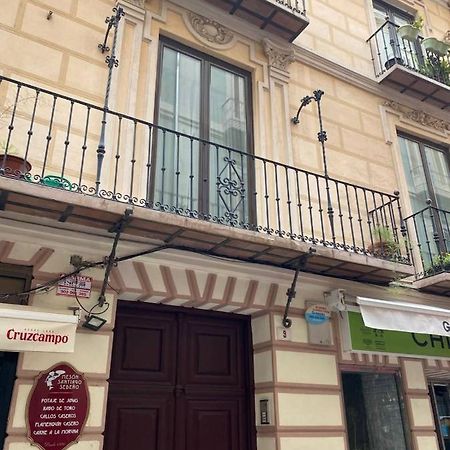 Holidays2Malaga Correo Viejo Next Cathedral Malaga With French Balconies Luaran gambar