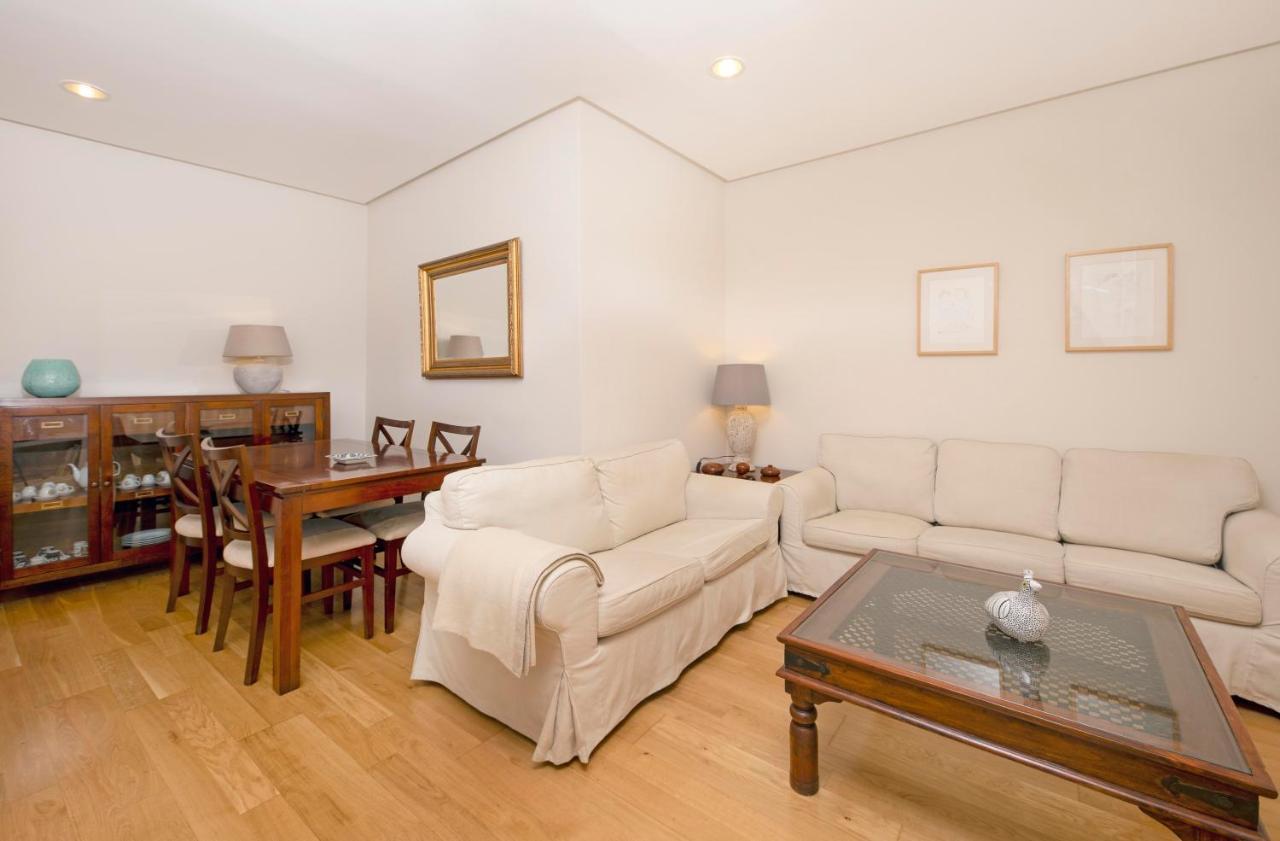 Holidays2Malaga Correo Viejo Next Cathedral Malaga With French Balconies Luaran gambar
